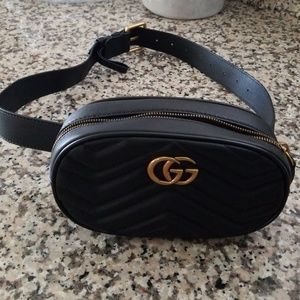 Gucci belt bag/crossbody cute but (NOT AUTHENTIC)